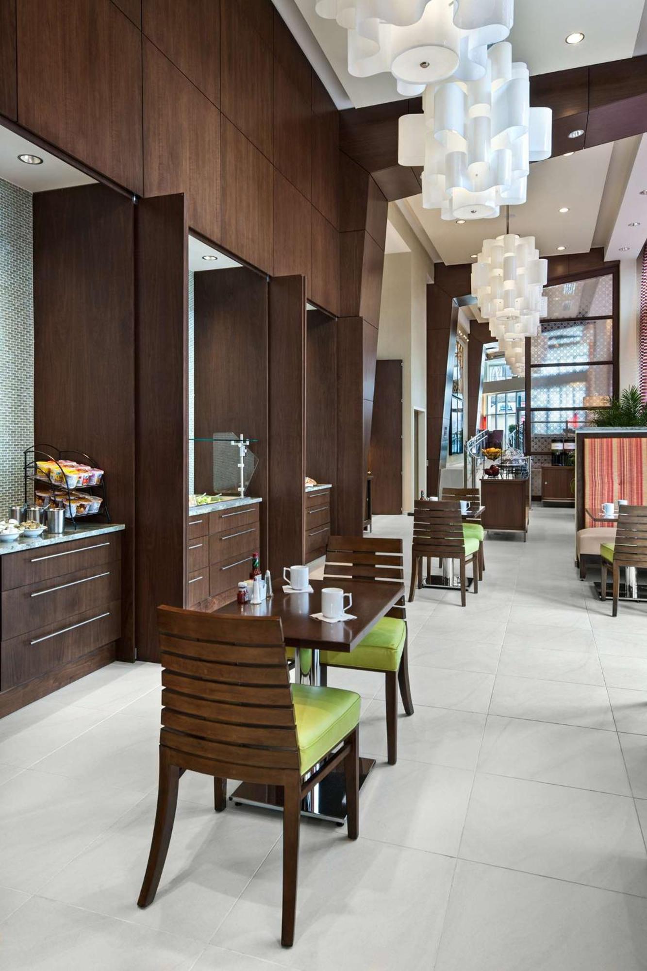 Hilton Garden Inn Atlanta Midtown Екстер'єр фото